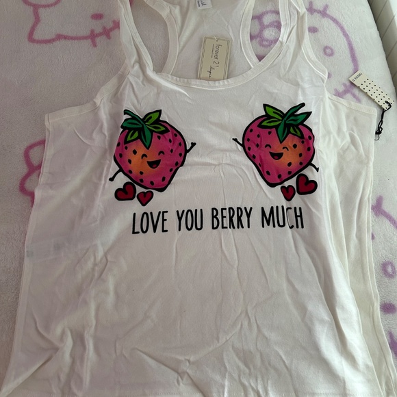 🚚$6.99🍓NWT Strawberry Shorts & Tank Top Pajama Set 🍓 - Picture 2 of 3